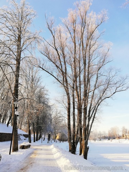 Valmiera mirdz un vilina ceļtājus visos gadalaikos, bet šobrīd tā jo īpaši vilina gan kultūras dzīves baudītājus, gan aktīvo ziemas prieku mīļotājus. Valmiera mirdz un vilina ceļtājus visos gadalaikos, bet šobrīd tā jo īpaši vilina gan kultūras dzīves baudītājus, gan aktīvo ziemas prieku mīļotājus. 243867