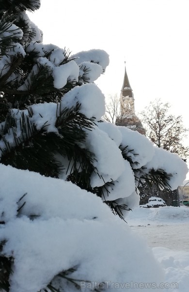 Valmiera mirdz un vilina ceļtājus visos gadalaikos, bet šobrīd tā jo īpaši vilina gan kultūras dzīves baudītājus, gan aktīvo ziemas prieku mīļotājus. Valmiera mirdz un vilina ceļtājus visos gadalaikos, bet šobrīd tā jo īpaši vilina gan kultūras dzīves baudītājus, gan aktīvo ziemas prieku mīļotājus. 243878