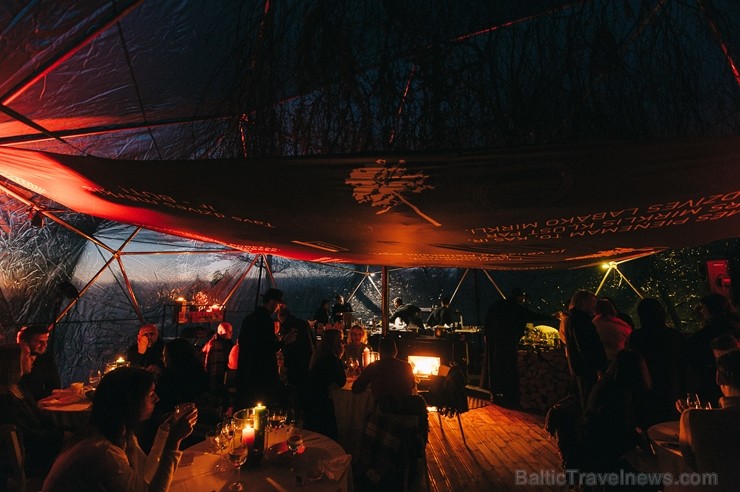 Caur gardiem ēdieniem, dzērieniem, improvizāciju un pārsteigumiem aizvadīts pirmais #VIEDI ziemas pop-up restorāna Caur gardiem ēdieniem, dzērieniem, improvizāciju un pārsteigumiem aizvadīts pirmais #VIEDI ziemas pop-up restorāna