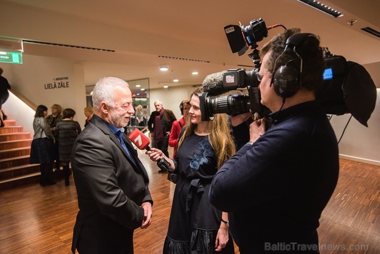 Šī bija pirmā izcilā vijolnieka Gidona Krēmera uzstāšanās Liepājas koncertzālē, kā arī vienīgais viņa jaunās programmas Šī bija pirmā izcilā vijolnieka Gidona Krēmera uzstāšanās Liepājas koncertzālē, kā arī vienīgais viņa jaunās programmas