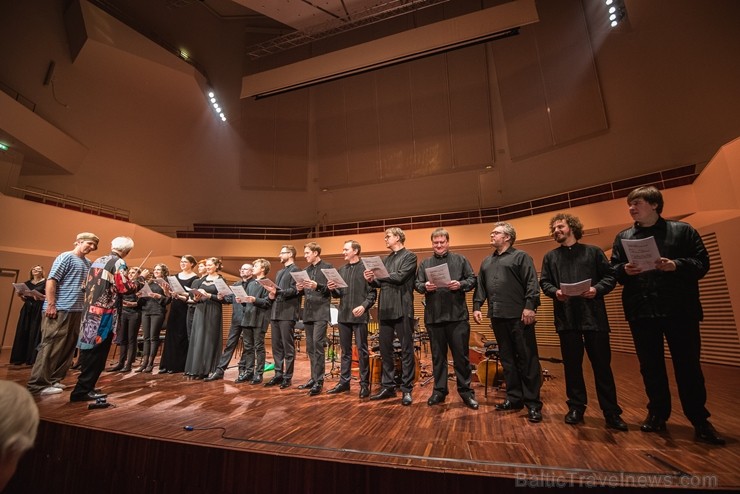 Šī bija pirmā izcilā vijolnieka Gidona Krēmera uzstāšanās Liepājas koncertzālē, kā arī vienīgais viņa jaunās programmas Šī bija pirmā izcilā vijolnieka Gidona Krēmera uzstāšanās Liepājas koncertzālē, kā arī vienīgais viņa jaunās programmas