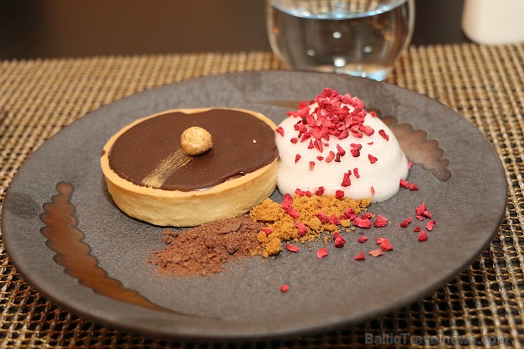 Viesnīcā «Grand Hotel Kempinski Riga» pie pusdienu galda prezentējas uzņēmums «Moller Baltic Import» Viesnīcā «Grand Hotel Kempinski Riga» pie pusdienu galda prezentējas uzņēmums «Moller Baltic Import» 245603