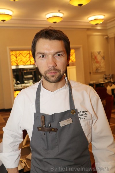 Viesnīcā «Grand Hotel Kempinski Riga»  pie pusdienu galda prezentējas uzņēmums «Moller Baltic Import» 245606