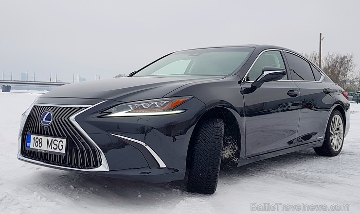 Travelnews.lv apceļo Pierīgu ar jauno priekšpiedziņas «Lexus ES 300h Luxury» 245863