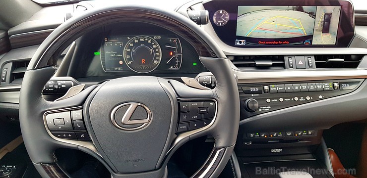 Travelnews.lv apceļo Pierīgu ar jauno priekšpiedziņas «Lexus ES 300h Luxury» 245866