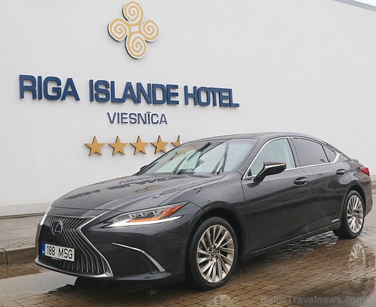 Travelnews.lv apceļo Pierīgu ar jauno priekšpiedziņas «Lexus ES 300h Luxury» 245867