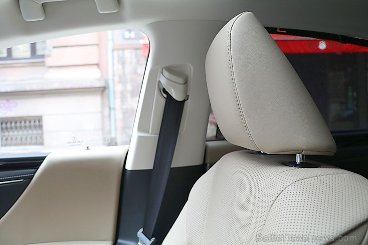 Travelnews.lv apceļo Pierīgu ar jauno priekšpiedziņas «Lexus ES 300h Luxury» 245884
