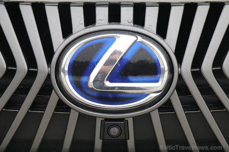 Travelnews.lv apceļo Pierīgu ar jauno priekšpiedziņas «Lexus ES 300h Luxury» 245885