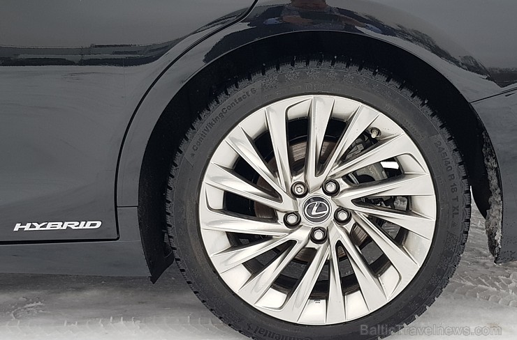 Travelnews.lv apceļo Pierīgu ar jauno priekšpiedziņas «Lexus ES 300h Luxury» 245888