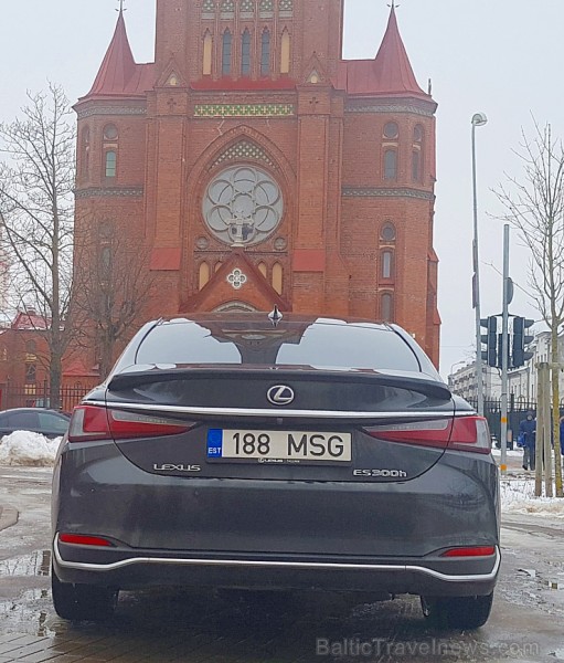 Travelnews.lv apceļo Pierīgu ar jauno priekšpiedziņas «Lexus ES 300h Luxury» 245892
