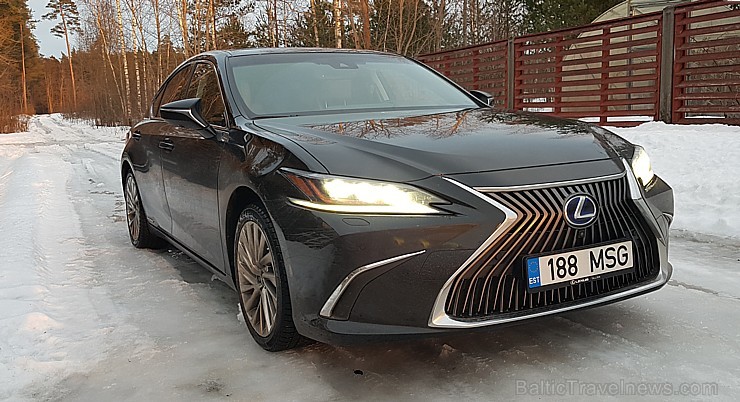 Travelnews.lv apceļo Pierīgu ar jauno priekšpiedziņas «Lexus ES 300h Luxury» 245898