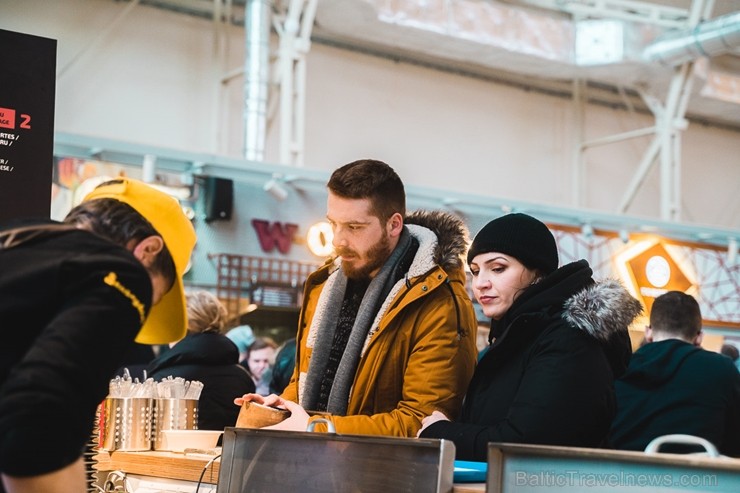 «Centrālais Gastro Tirgus» ir pirmais iekštelpu gastrotirgus Latvijā, kurā vairāk nekā 20 dažādi ēdinātāji un 2 bāri piedāvā viesiem plašu starptautis «Centrālais Gastro Tirgus» ir pirmais iekštelpu gastrotirgus Latvijā, kurā vairāk nekā 20 dažādi ēdinātāji un 2 bāri piedāvā viesiem plašu starptautis 246022