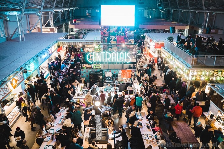 «Centrālais Gastro Tirgus» ir pirmais iekštelpu gastrotirgus Latvijā, kurā vairāk nekā 20 dažādi ēdinātāji un 2 bāri piedāvā viesiem plašu starptautis «Centrālais Gastro Tirgus» ir pirmais iekštelpu gastrotirgus Latvijā, kurā vairāk nekā 20 dažādi ēdinātāji un 2 bāri piedāvā viesiem plašu starptautis 246064