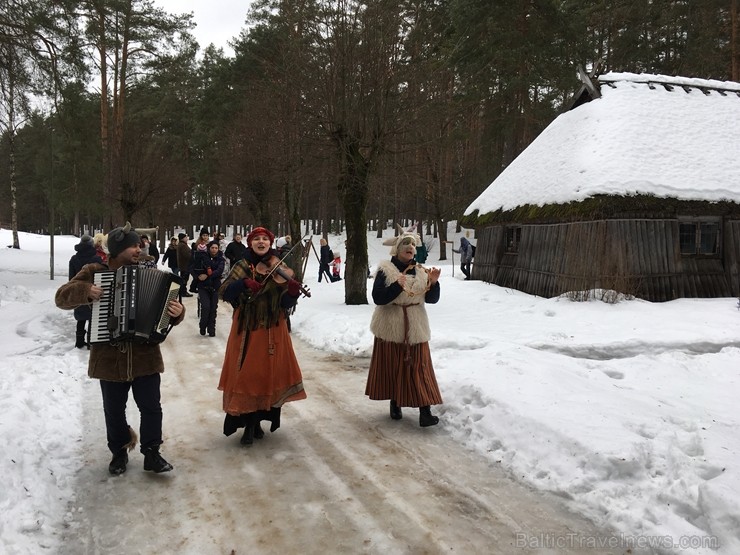 Brīvdabas muzejā Meteņus pavadīja ar maskošanos, dančiem un rotaļām, radošām darbnīcām un gardā Meteņa cienastu. Brīvdabas muzejā Meteņus pavadīja ar maskošanos, dančiem un rotaļām, radošām darbnīcām un gardā Meteņa cienastu. 246139