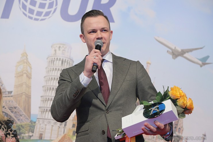 Sveicam «GADA CILVĒKS TŪRISMĀ 2018» laureātus tūrisma izstādē «Balttour 2019». Foto: Rojs Maizītis 246620