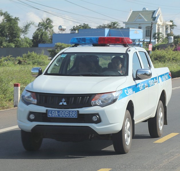 Travelnews.lv ceļo ar autobusu no Muine pludmales uz Dalatu Vjetnamā. Atbalsta: 365 brīvdienas un Turkish Airlines Travelnews.lv ceļo ar autobusu no Muine pludmales uz Dalatu Vjetnamā. Atbalsta: 365 brīvdienas un Turkish Airlines 246870