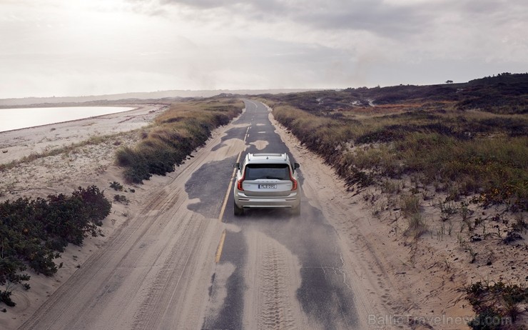 2020. modeļa gada XC90 variet pasūtīt ar atšķirīgu sēdvietu izvietojumu. No četru sēdvietu varianta 2020. modeļa gada XC90 variet pasūtīt ar atšķirīgu sēdvietu izvietojumu. No četru sēdvietu varianta