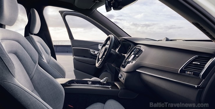 2020. modeļa gada XC90 variet pasūtīt ar atšķirīgu sēdvietu izvietojumu. No četru sēdvietu varianta 2020. modeļa gada XC90 variet pasūtīt ar atšķirīgu sēdvietu izvietojumu. No četru sēdvietu varianta