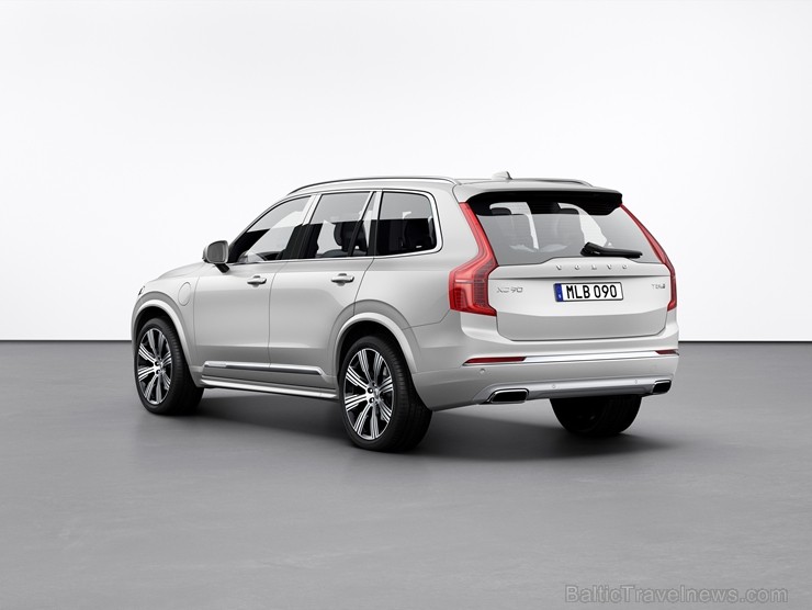 2020. modeļa gada XC90 variet pasūtīt ar atšķirīgu sēdvietu izvietojumu. No četru sēdvietu varianta 2020. modeļa gada XC90 variet pasūtīt ar atšķirīgu sēdvietu izvietojumu. No četru sēdvietu varianta