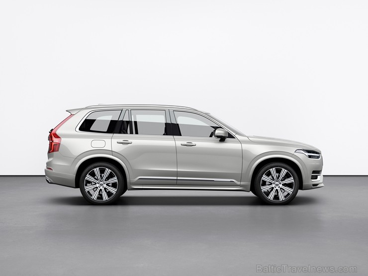 2020. modeļa gada XC90 variet pasūtīt ar atšķirīgu sēdvietu izvietojumu. No četru sēdvietu varianta 2020. modeļa gada XC90 variet pasūtīt ar atšķirīgu sēdvietu izvietojumu. No četru sēdvietu varianta