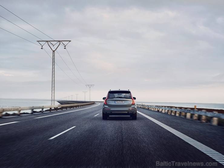 2020. modeļa gada XC90 variet pasūtīt ar atšķirīgu sēdvietu izvietojumu. No četru sēdvietu varianta 2020. modeļa gada XC90 variet pasūtīt ar atšķirīgu sēdvietu izvietojumu. No četru sēdvietu varianta