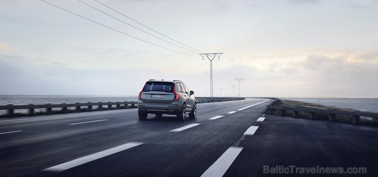 2020. modeļa gada XC90 variet pasūtīt ar atšķirīgu sēdvietu izvietojumu. No četru sēdvietu varianta 2020. modeļa gada XC90 variet pasūtīt ar atšķirīgu sēdvietu izvietojumu. No četru sēdvietu varianta