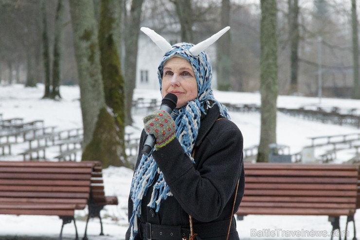 Rembates parkā pie Lielvārdes novada Kultūras centra jau otro gadu tika svinēti Meteņi, lai kopā ieskandinātu pavasari Rembates parkā pie Lielvārdes novada Kultūras centra jau otro gadu tika svinēti Meteņi, lai kopā ieskandinātu pavasari 247280