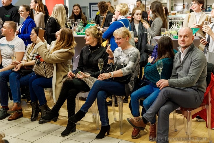 Universālveikals Stockmann rīkoja krāšņas pavasara sezonas atnākšanas svinības, pulcējot vienkopus spilgtas, sabiedrībā zināmas personības jaunās pava Universālveikals Stockmann rīkoja krāšņas pavasara sezonas atnākšanas svinības, pulcējot vienkopus spilgtas, sabiedrībā zināmas personības jaunās pava 248181