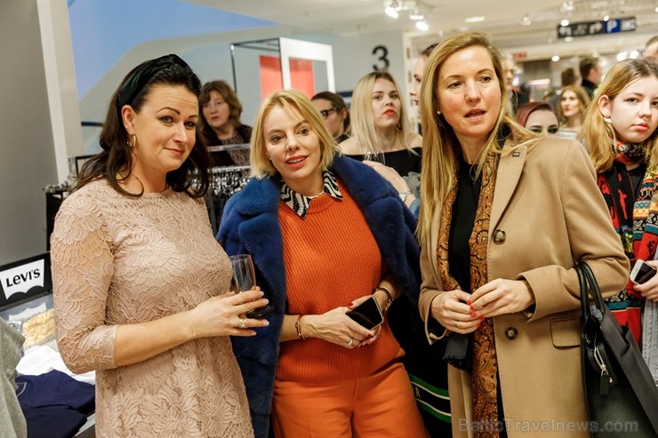 Universālveikals Stockmann rīkoja krāšņas pavasara sezonas atnākšanas svinības, pulcējot vienkopus spilgtas, sabiedrībā zināmas personības jaunās pava Universālveikals Stockmann rīkoja krāšņas pavasara sezonas atnākšanas svinības, pulcējot vienkopus spilgtas, sabiedrībā zināmas personības jaunās pava 248184