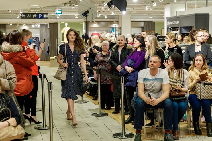 Universālveikals Stockmann rīkoja krāšņas pavasara sezonas atnākšanas svinības, pulcējot vienkopus spilgtas, sabiedrībā zināmas personības jaunās pava Universālveikals Stockmann rīkoja krāšņas pavasara sezonas atnākšanas svinības, pulcējot vienkopus spilgtas, sabiedrībā zināmas personības jaunās pava 248194
