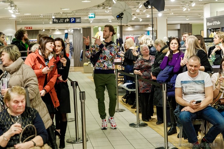 Universālveikals Stockmann rīkoja krāšņas pavasara sezonas atnākšanas svinības, pulcējot vienkopus spilgtas, sabiedrībā zināmas personības jaunās pava Universālveikals Stockmann rīkoja krāšņas pavasara sezonas atnākšanas svinības, pulcējot vienkopus spilgtas, sabiedrībā zināmas personības jaunās pava 248198