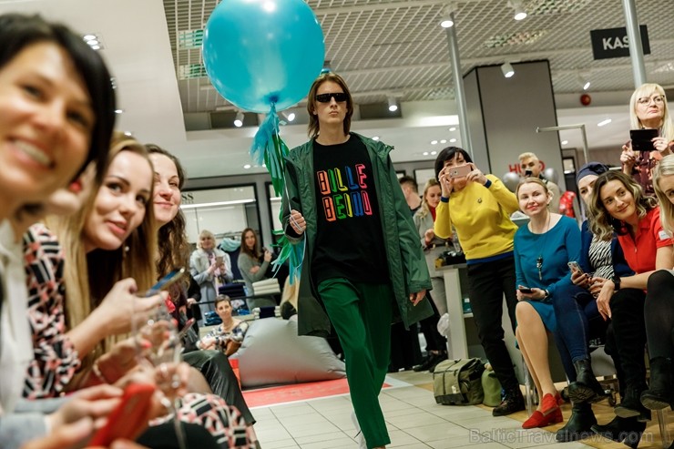 Universālveikals Stockmann rīkoja krāšņas pavasara sezonas atnākšanas svinības, pulcējot vienkopus spilgtas, sabiedrībā zināmas personības jaunās pava Universālveikals Stockmann rīkoja krāšņas pavasara sezonas atnākšanas svinības, pulcējot vienkopus spilgtas, sabiedrībā zināmas personības jaunās pava 248204