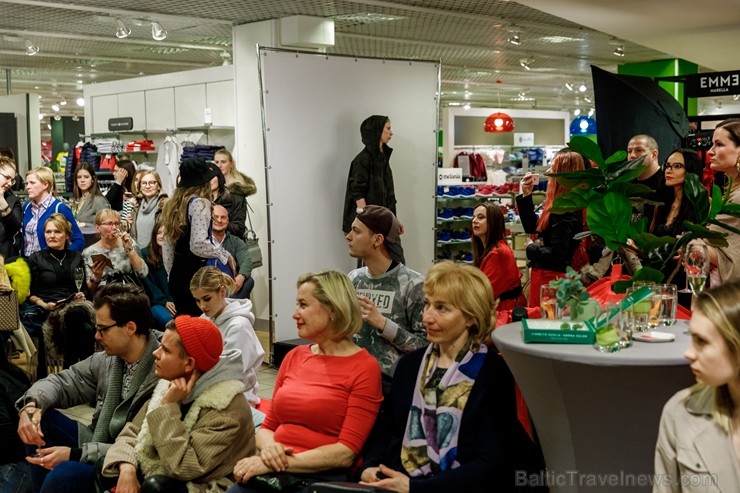 Universālveikals Stockmann rīkoja krāšņas pavasara sezonas atnākšanas svinības, pulcējot vienkopus spilgtas, sabiedrībā zināmas personības jaunās pava Universālveikals Stockmann rīkoja krāšņas pavasara sezonas atnākšanas svinības, pulcējot vienkopus spilgtas, sabiedrībā zināmas personības jaunās pava 248209