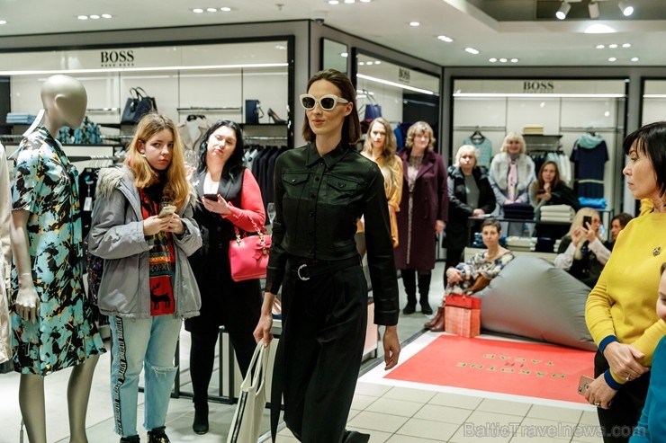Universālveikals Stockmann rīkoja krāšņas pavasara sezonas atnākšanas svinības, pulcējot vienkopus spilgtas, sabiedrībā zināmas personības jaunās pava Universālveikals Stockmann rīkoja krāšņas pavasara sezonas atnākšanas svinības, pulcējot vienkopus spilgtas, sabiedrībā zināmas personības jaunās pava 248211