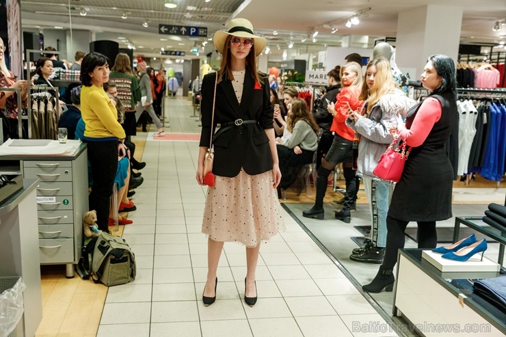 Universālveikals Stockmann rīkoja krāšņas pavasara sezonas atnākšanas svinības, pulcējot vienkopus spilgtas, sabiedrībā zināmas personības jaunās pava Universālveikals Stockmann rīkoja krāšņas pavasara sezonas atnākšanas svinības, pulcējot vienkopus spilgtas, sabiedrībā zināmas personības jaunās pava 248213