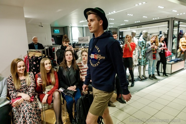 Universālveikals Stockmann rīkoja krāšņas pavasara sezonas atnākšanas svinības, pulcējot vienkopus spilgtas, sabiedrībā zināmas personības jaunās pava Universālveikals Stockmann rīkoja krāšņas pavasara sezonas atnākšanas svinības, pulcējot vienkopus spilgtas, sabiedrībā zināmas personības jaunās pava 248220