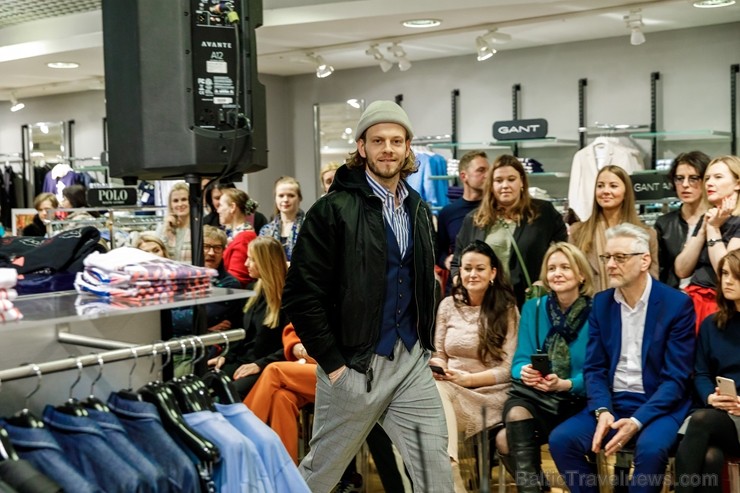 Universālveikals Stockmann rīkoja krāšņas pavasara sezonas atnākšanas svinības, pulcējot vienkopus spilgtas, sabiedrībā zināmas personības jaunās pava Universālveikals Stockmann rīkoja krāšņas pavasara sezonas atnākšanas svinības, pulcējot vienkopus spilgtas, sabiedrībā zināmas personības jaunās pava 248224
