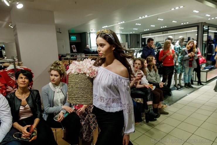 Universālveikals Stockmann rīkoja krāšņas pavasara sezonas atnākšanas svinības, pulcējot vienkopus spilgtas, sabiedrībā zināmas personības jaunās pava Universālveikals Stockmann rīkoja krāšņas pavasara sezonas atnākšanas svinības, pulcējot vienkopus spilgtas, sabiedrībā zināmas personības jaunās pava 248227