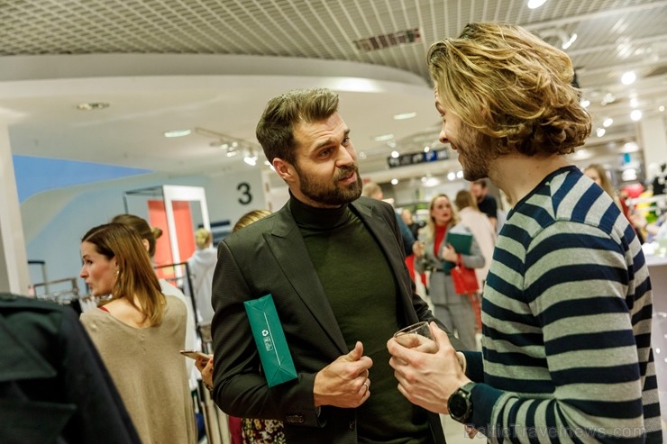 Universālveikals Stockmann rīkoja krāšņas pavasara sezonas atnākšanas svinības, pulcējot vienkopus spilgtas, sabiedrībā zināmas personības jaunās pava Universālveikals Stockmann rīkoja krāšņas pavasara sezonas atnākšanas svinības, pulcējot vienkopus spilgtas, sabiedrībā zināmas personības jaunās pava 248242