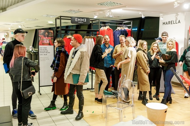 Universālveikals Stockmann rīkoja krāšņas pavasara sezonas atnākšanas svinības, pulcējot vienkopus spilgtas, sabiedrībā zināmas personības jaunās pava Universālveikals Stockmann rīkoja krāšņas pavasara sezonas atnākšanas svinības, pulcējot vienkopus spilgtas, sabiedrībā zināmas personības jaunās pava 248245