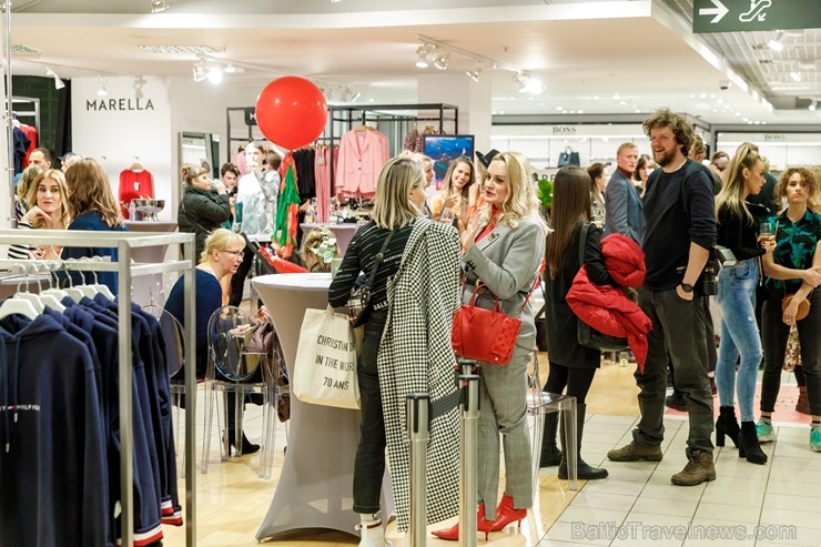 Universālveikals Stockmann rīkoja krāšņas pavasara sezonas atnākšanas svinības, pulcējot vienkopus spilgtas, sabiedrībā zināmas personības jaunās pava Universālveikals Stockmann rīkoja krāšņas pavasara sezonas atnākšanas svinības, pulcējot vienkopus spilgtas, sabiedrībā zināmas personības jaunās pava 248247