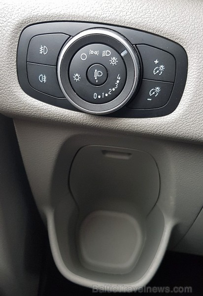Travelnews.lv ar jauno «Ford Tourneo Custom» no «Sixt Latvija» dodas ceļojumā uz Berlīni 248496