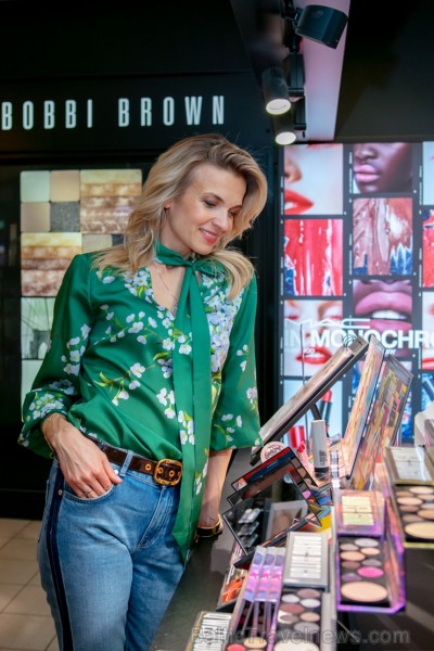 Universālveikalā Stockmann tika prezentēts jaunākais grima tendenču un dekoratīvās kosmētikas produktu jaunumu ceļvedis, kuru demonstrēja Latvijā popu Universālveikalā Stockmann tika prezentēts jaunākais grima tendenču un dekoratīvās kosmētikas produktu jaunumu ceļvedis, kuru demonstrēja Latvijā popu 248903
