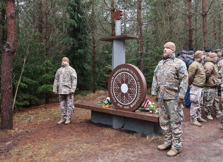 Pie Īles nacionālo partizānu bunkura notika piemiņas brīdis un kaujas rekonstrukcija Pie Īles nacionālo partizānu bunkura notika piemiņas brīdis un kaujas rekonstrukcija