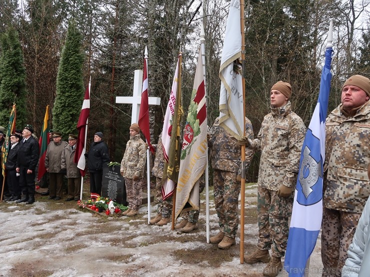Pie Īles nacionālo partizānu bunkura notika piemiņas brīdis un kaujas rekonstrukcija Pie Īles nacionālo partizānu bunkura notika piemiņas brīdis un kaujas rekonstrukcija
