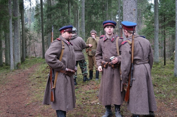 Pie Īles nacionālo partizānu bunkura notika piemiņas brīdis un kaujas rekonstrukcija Pie Īles nacionālo partizānu bunkura notika piemiņas brīdis un kaujas rekonstrukcija