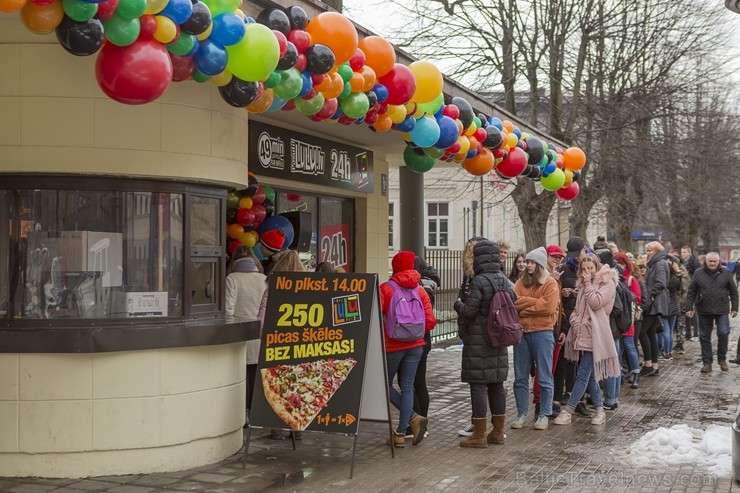 Uzsākot 25 gadu svinības, 