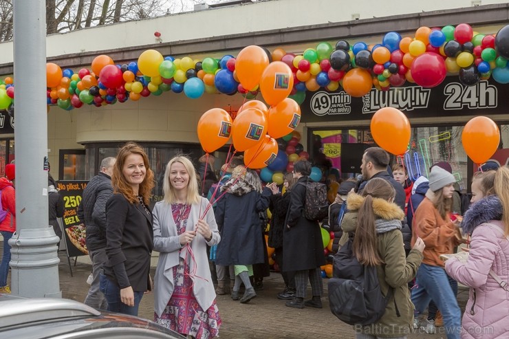 Uzsākot 25 gadu svinības, Uzsākot 25 gadu svinības,