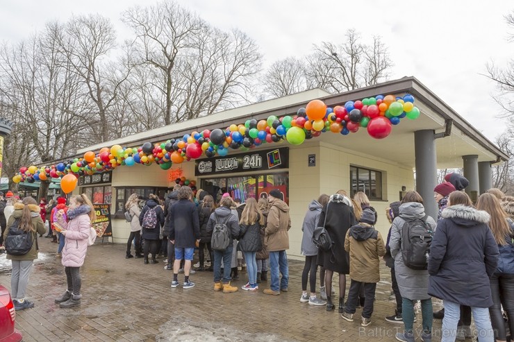 Uzsākot 25 gadu svinības, 