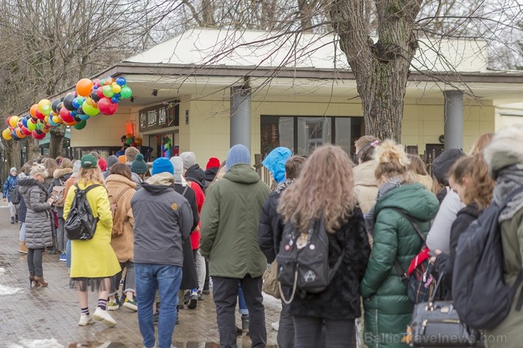 Uzsākot 25 gadu svinības, 